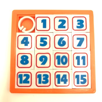 Головоломка "Пятнашки с цифрами" оранжевого цвета